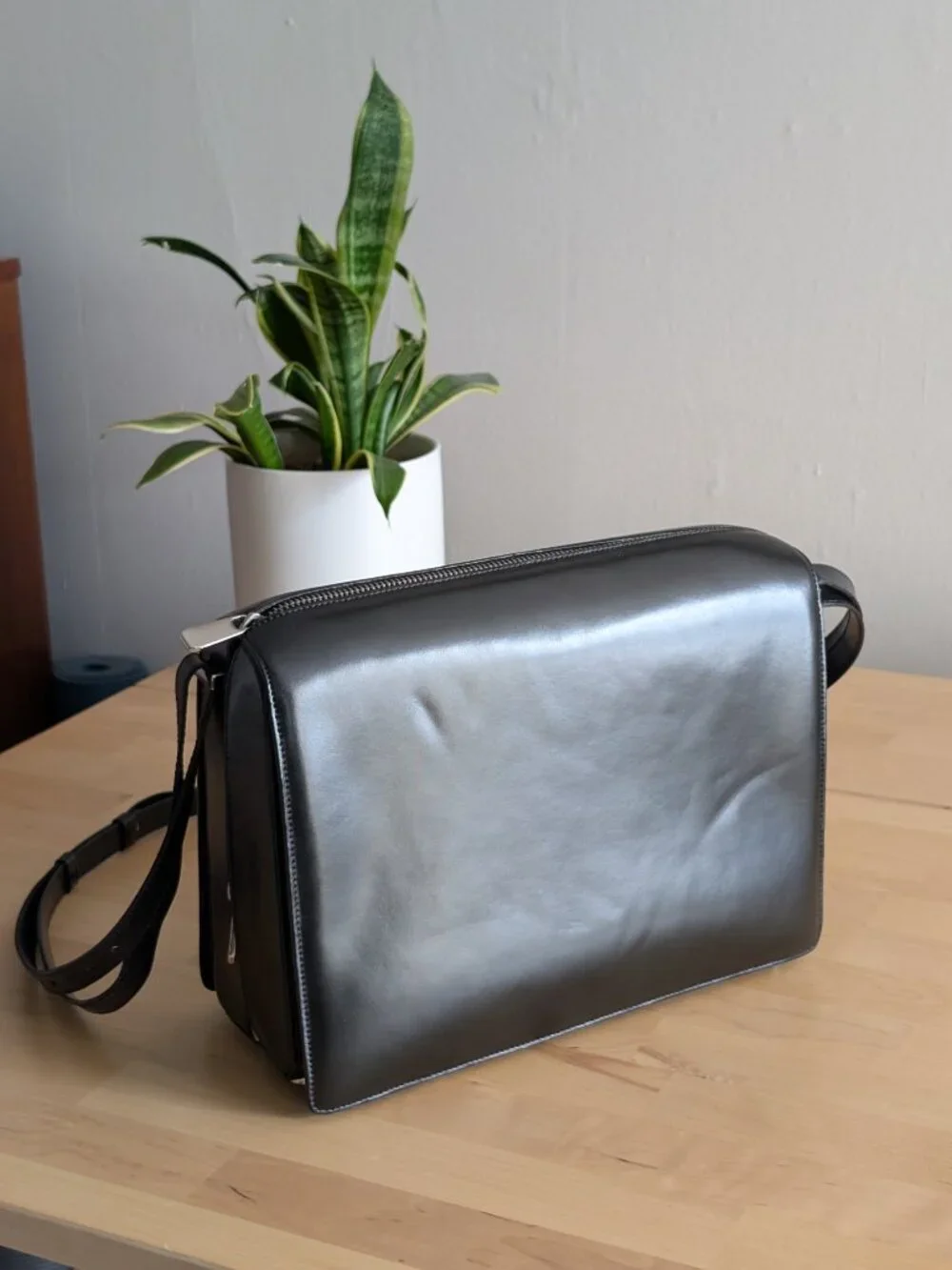 & Other Stories Black Leather Messenger Bag - Picture 3 of 10
